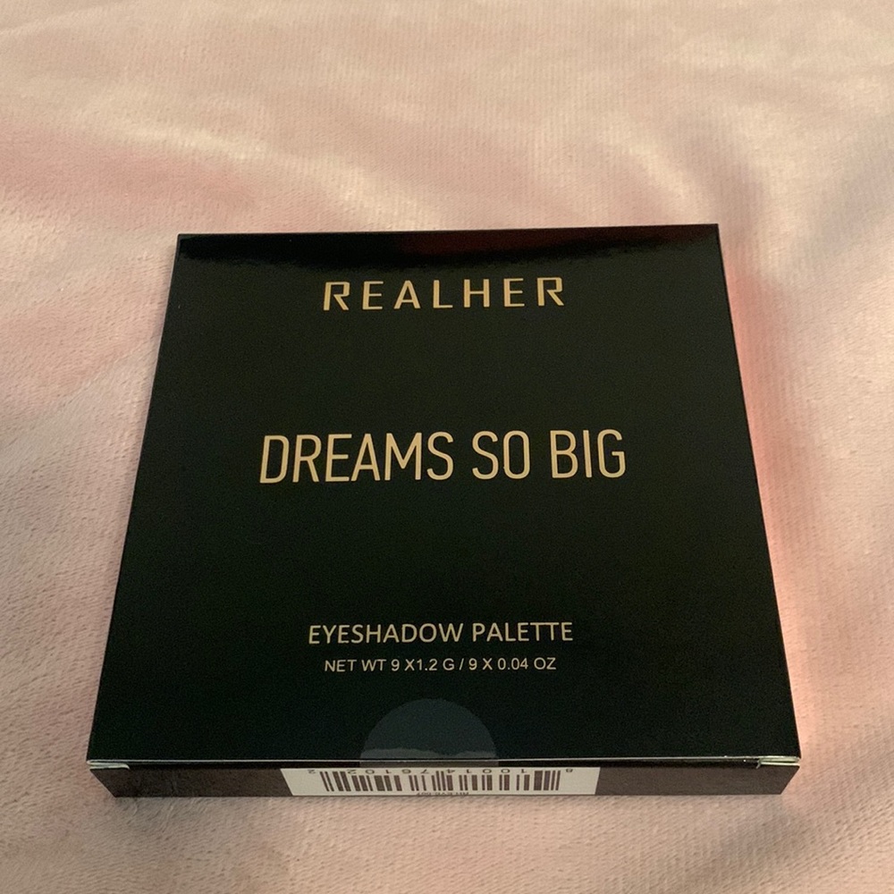 RealHer “Dreams So Big” Eyeshadow Palette 9 X1.2 G / 9 X 0.04 OZ